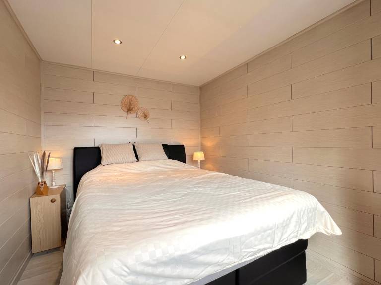 Lovely chalet with patio | Pets allowed — photo 5
