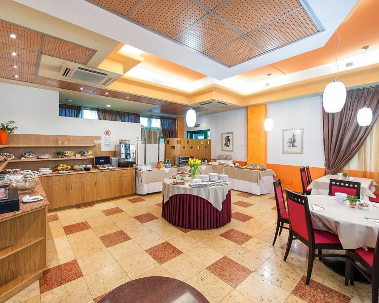 West Point Airport Hotel — photo 2