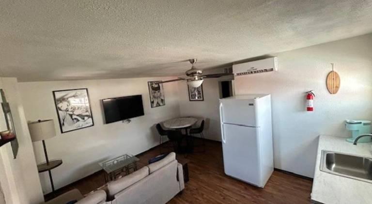 3 bedroom, 2 bath 1 min walk to the beach — photo 4