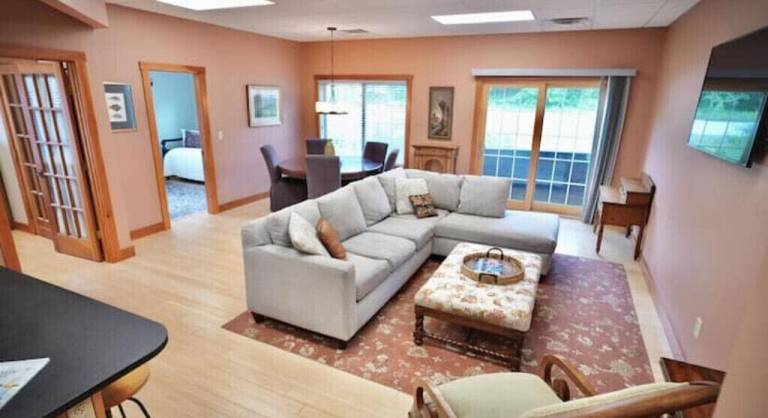 Condo Gilford