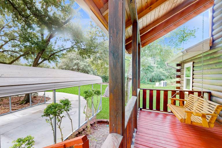Waterfront Views! Countryside Cabin in Clermont — photo 4