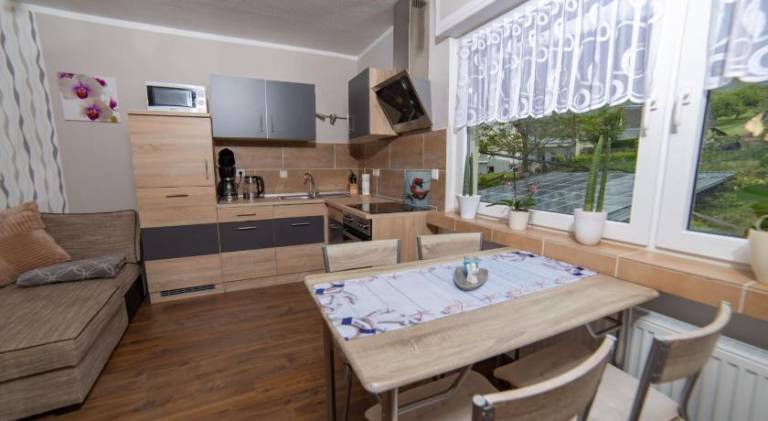 Holiday apartment with patio & grill — photo 3