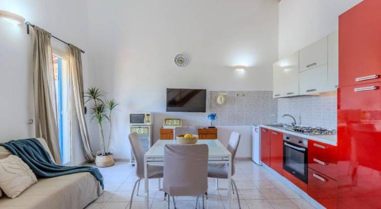 Holiday apartment with patio | Pet-friendly — photo 2