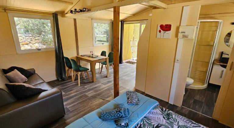 Holiday apartment with patio — photo 2