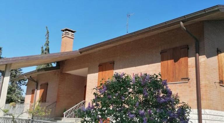 House with 3 rooms for 6 persons in Urbino