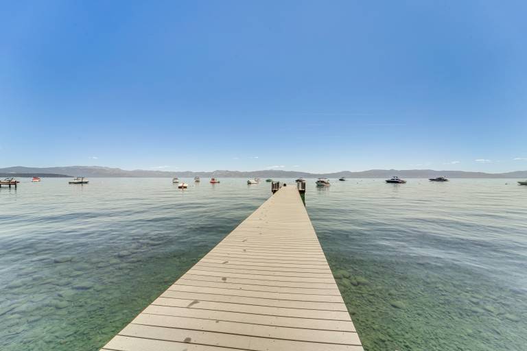 < 2 Blocks to Lake Tahoe: Family Home Near Skiing — photo 3