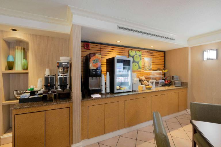 La Quinta Inn by Wyndham Cheyenne — photo 5