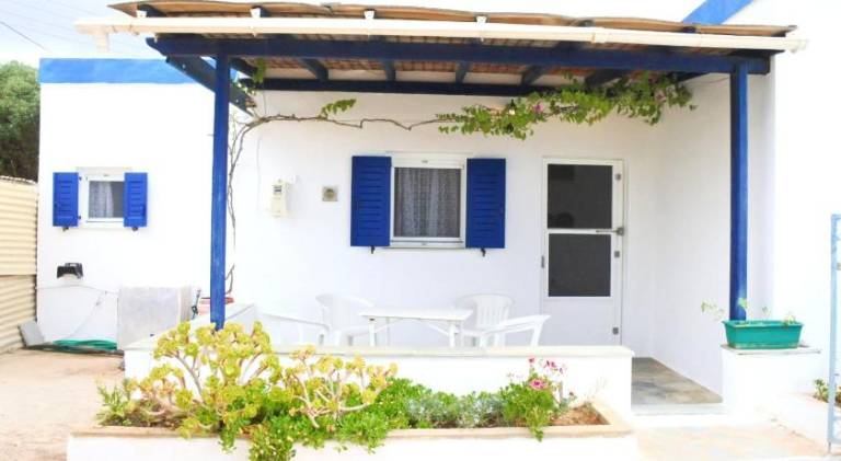 Apartment with 1 room for 3 persons in Syros