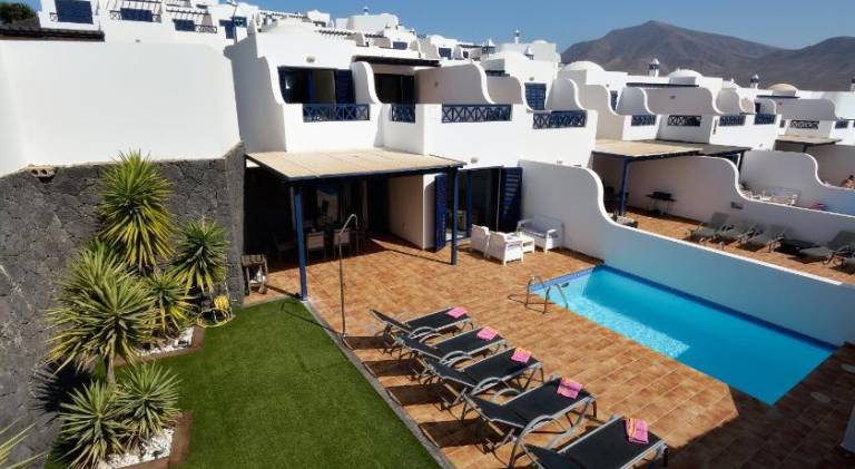 Villa with pool in Yaiza
