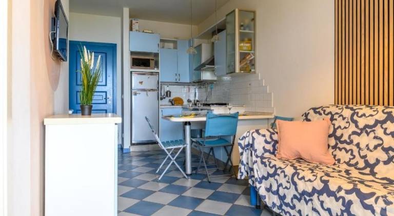 Apartment with 1 room for 4 persons — photo 2