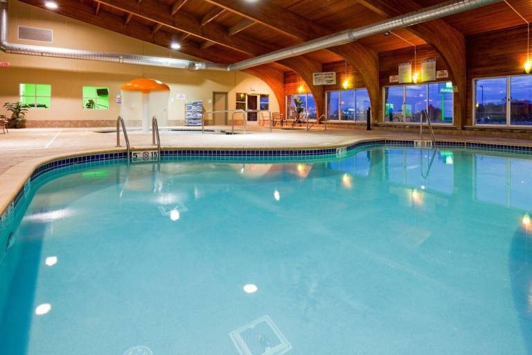 Holiday Inn Detroit Lakes By IHG — photo 2