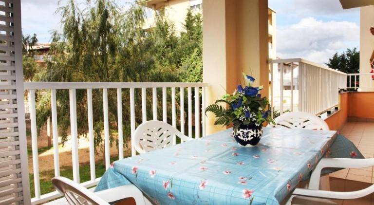 Nice serviced apartment with yard & patio | Pets are welcome — photo 3