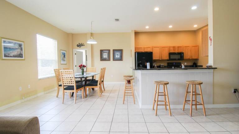 Family-friendly ample house with private pool & patio | Pets allowed — photo 5