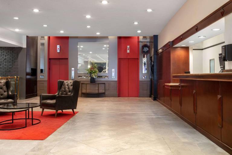 Ramada Plaza by Wyndham Calgary Downtown — photo 3