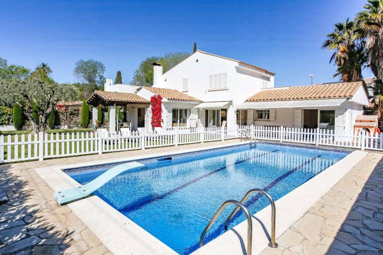 Just 10 minutes from Sitges, house with private garden and pool- — photo 4