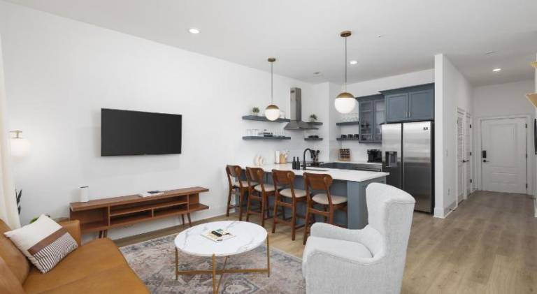 Chic East Nashville Condo with Free Parking 3 mi to Broadway — photo 2
