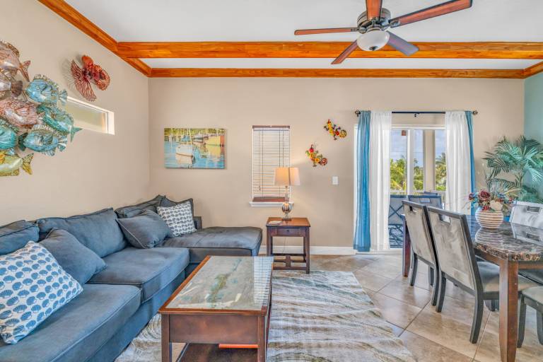 Family-oriented vacation home with pool | Dogs allowed — photo 3