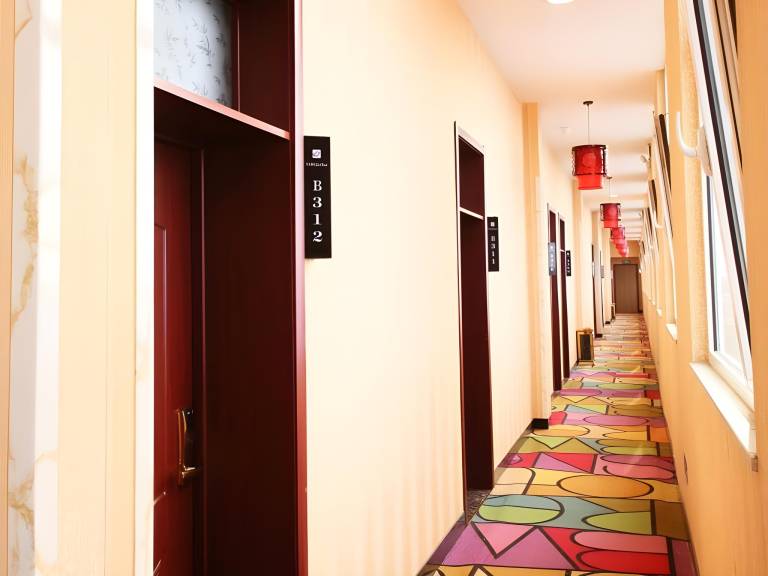 Shell Jinzhong Pingyao Ancient City East Gate Hotel — photo 4