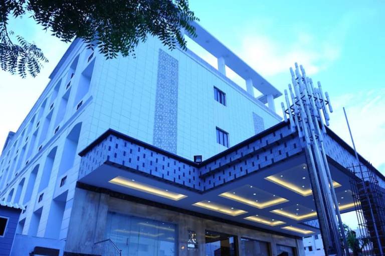 RR INN Tirunelveli