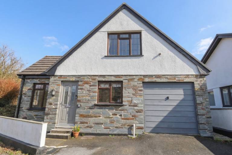 Cottage with garden in Tintagel