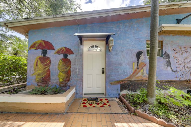 5 Mi to Surfside Beach Peaceful Miami Bungalow