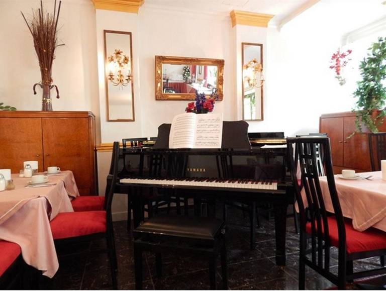 Hotel Montree — photo 4