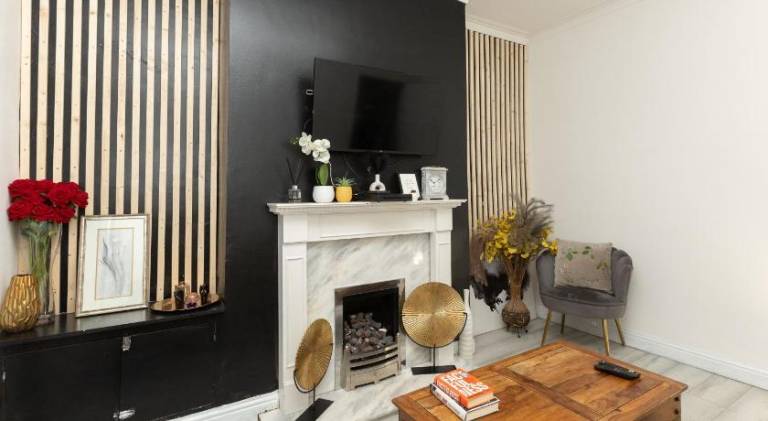 Vacation home with 4 rooms for 14 persons in Manchester