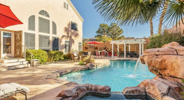 Wonderful villa with pool & hot tub | Pets are welcome in Henderson, NV