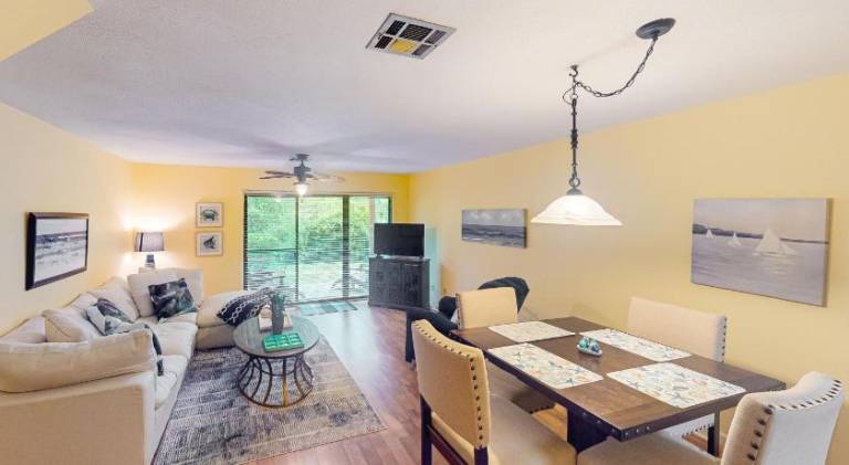 Fully equipped vacation home with private pool & jacuzzi | Beach nearby | Pets are welcome in Bay City, AL