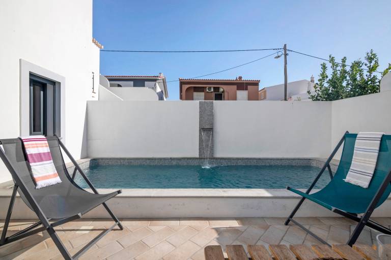 Child-friendly lovely villa with patio & private pool | Garden view | Pets are welcome — photo 3