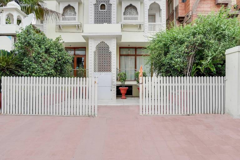 Super Townhouse Durgapura Formerly Gumaan Heritage