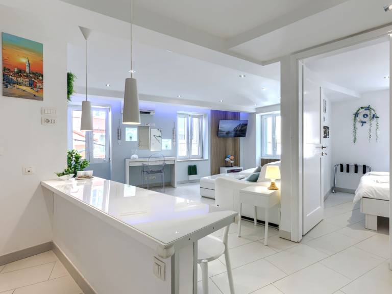 Apartment with 1 room for 4 persons — photo 3