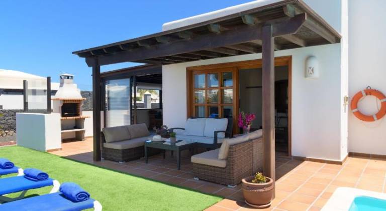 Villa with private pool, BBQ & terrace — photo 4