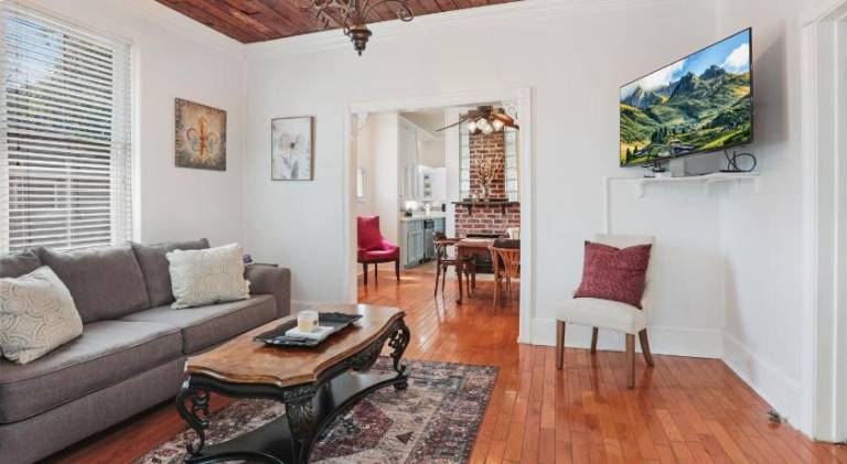 Apartment with 2 rooms for 6 persons in Baton Rouge, LA