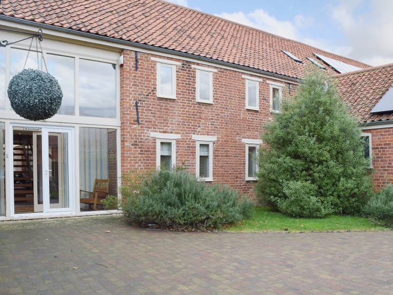 Child-friendly nice cottage with garden & private pool | Dogs allowed in Great Yarmouth