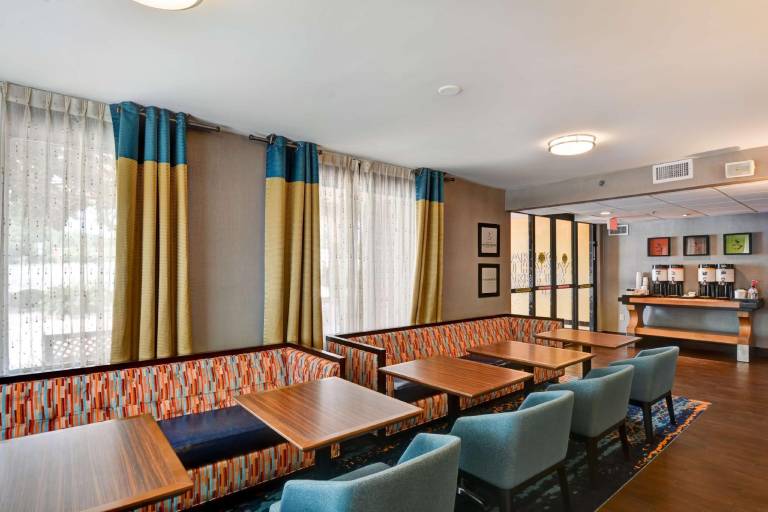 Hampton Inn Columbia-I-26 Airport — photo 4