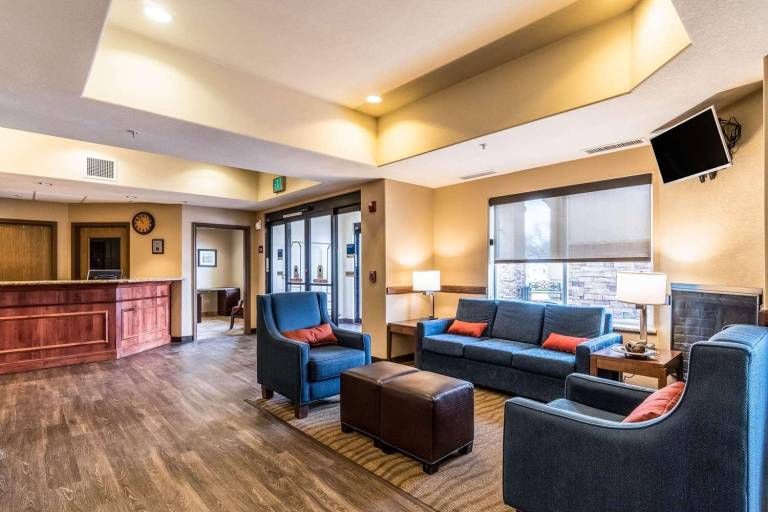 Comfort Inn & Suites Rifle — photo 4