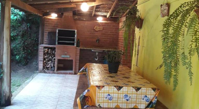 Vacation home with patio, garden & BBQ — photo 3