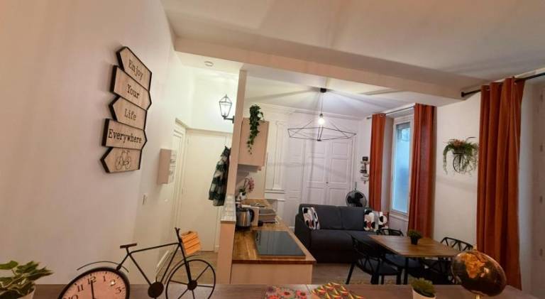 Rental apartment for 4 persons in Bourg-les-Valence