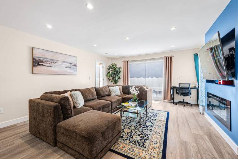 Cozy Quiet Safe Bright 4brs Home in Daly City