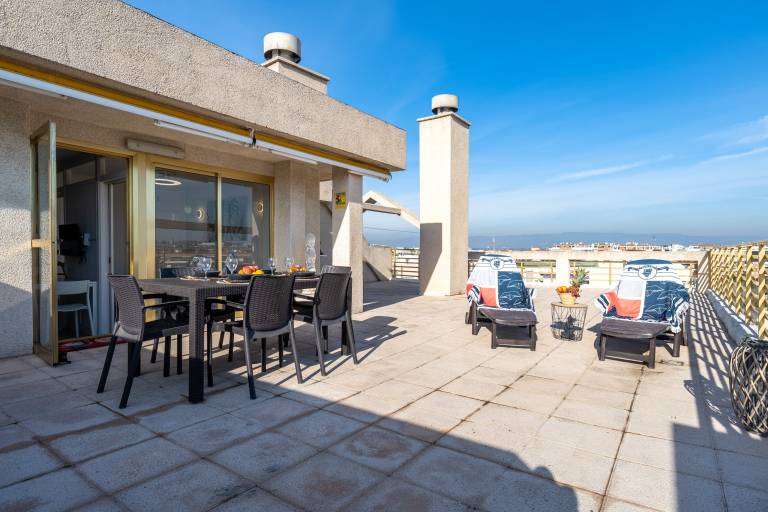 'Salou Beach' Apartment with Sea View, Wi-Fi and Air Conditioning — photo 4