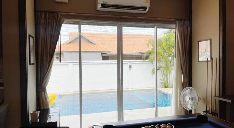 Villa with hot tub & pool | Pet-friendly — photo 5