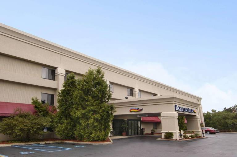 Baymont by Wyndham Battle Creek I 94