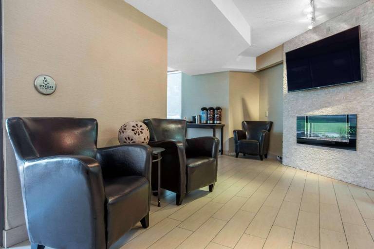 Comfort Inn — photo 5