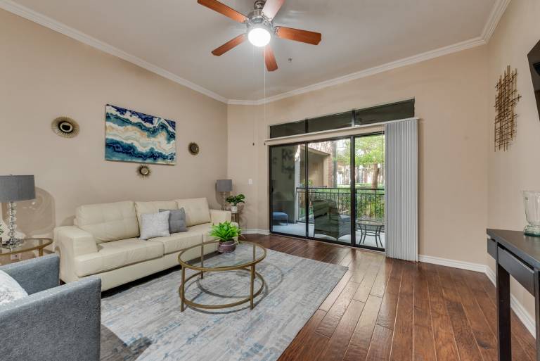 Apartment with private pool in Grapevine, TX
