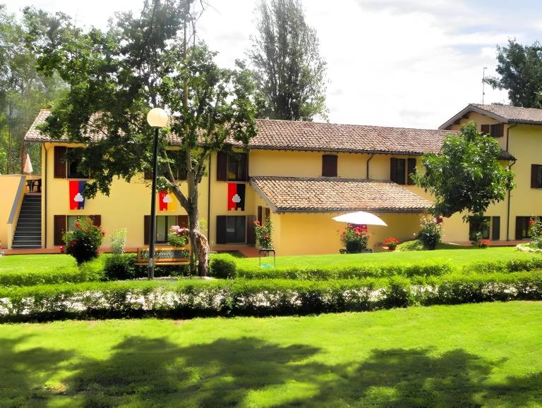 Farm with barbecue, pool & yard | Pets allowed in Gubbio