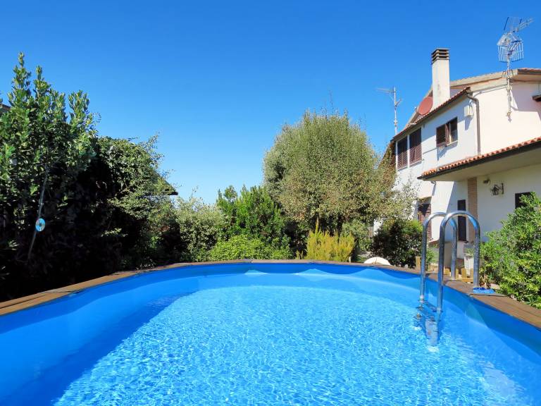 Vacation home with pool, yard & grill in Roccastrada