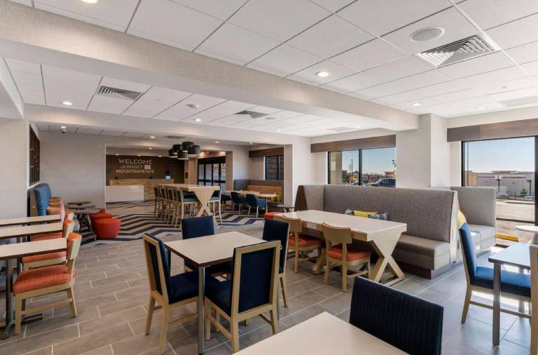 Hampton Inn by Hilton Colorado Springs Northeast — photo 5