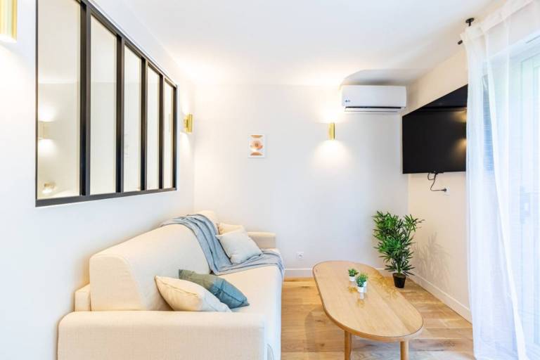 Charming rental apartment with sauna | Next to Place des Quinconces | Pets allowed — photo 3