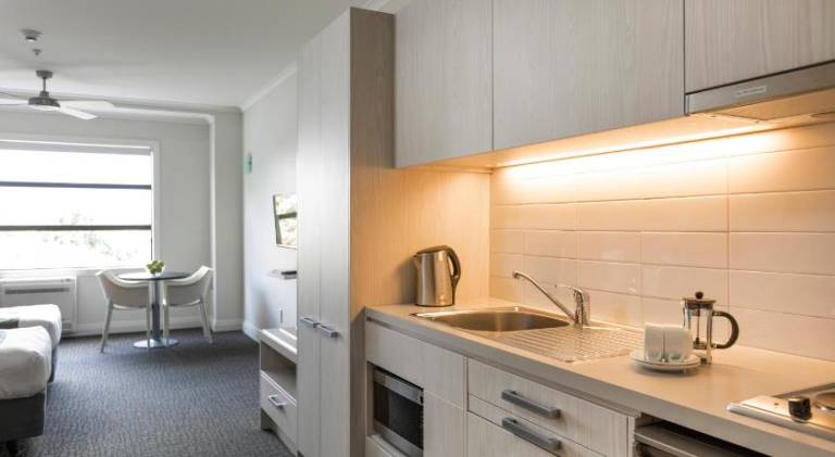 Serviced apartment with 2 rooms for 127 persons — photo 3